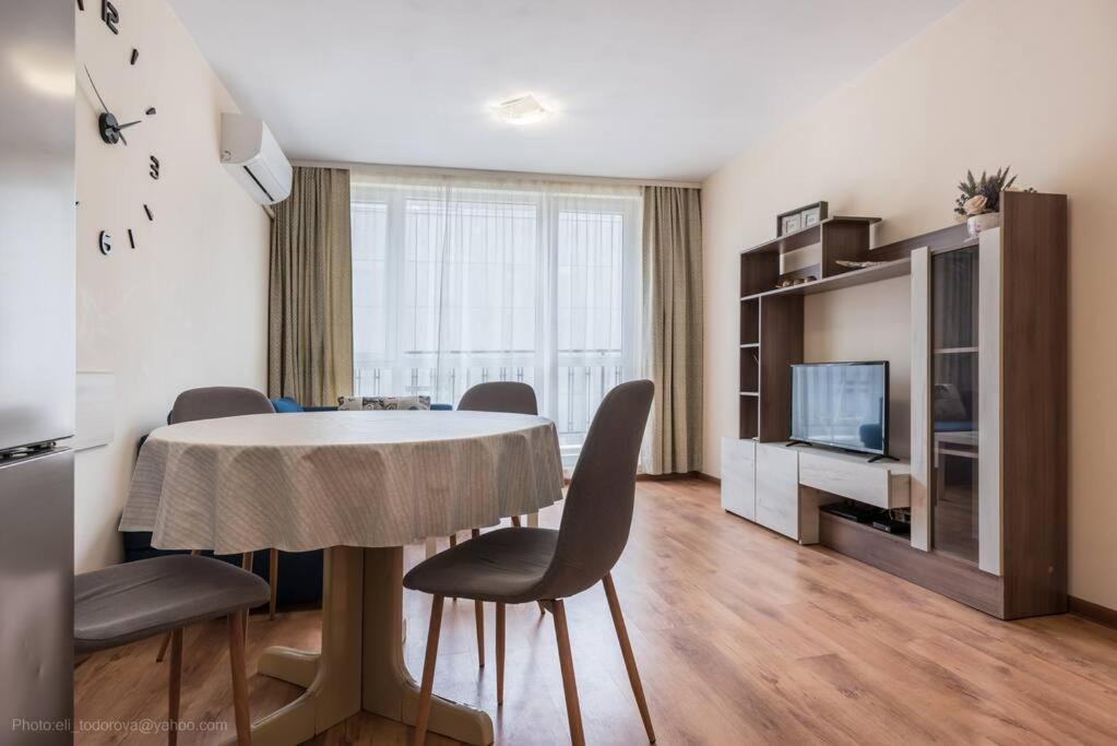 Bright Place Next To Grand Mall Varna Exterior foto